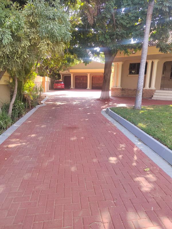 6 Bedroom Property for Sale in Geelhoutpark North West